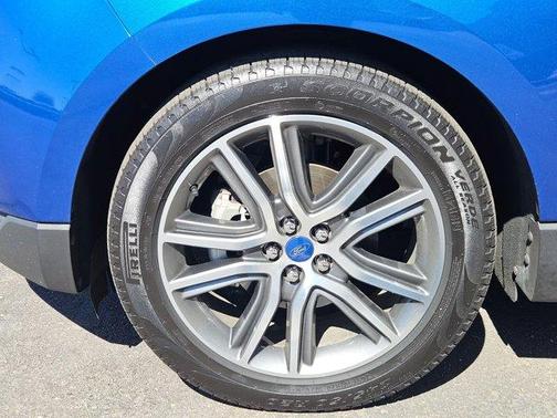 2020 Ford Edge Titanium