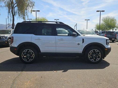 Oxford White 2025 Ford Bronco Sport Outer Banks
