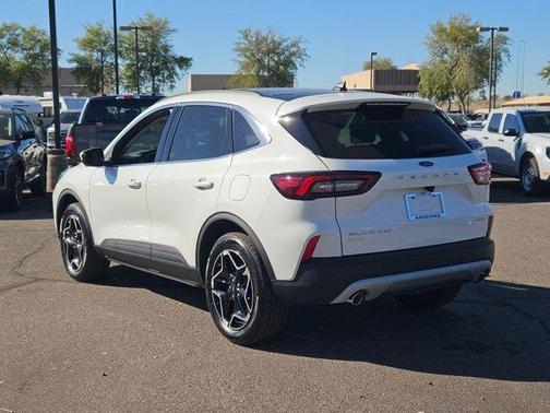 2026 Ford Escape Platinum