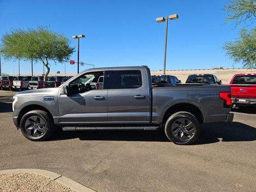 2025 Ford F-150 Lightning Flash