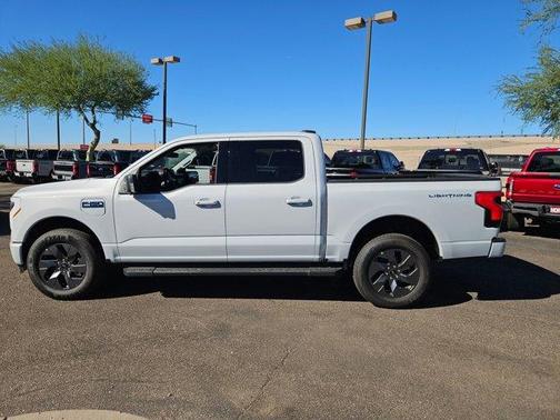 2025 Ford F-150 Lightning Flash