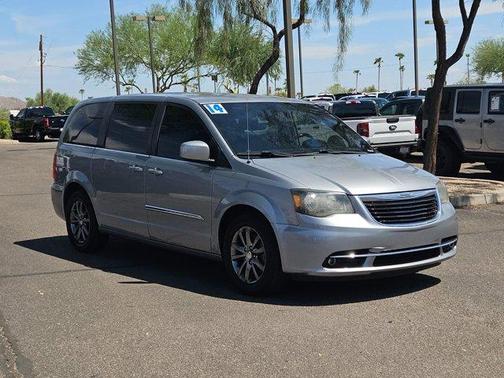 2014 Chrysler Town & Country S