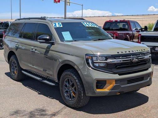 Green 2025 Ford Expedition Tremor