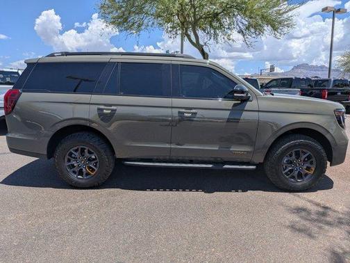 Green 2025 Ford Expedition Tremor