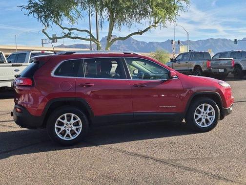 Deep Cherry Red Crystal Pearlcoat 2017 Jeep Cherokee Latitude