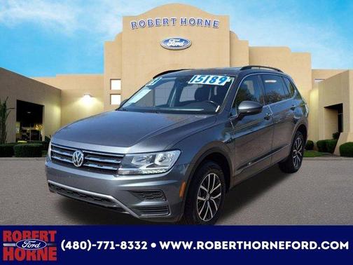 Platinum Gray Metallic 2019 Volkswagen Tiguan 2.0T SE
