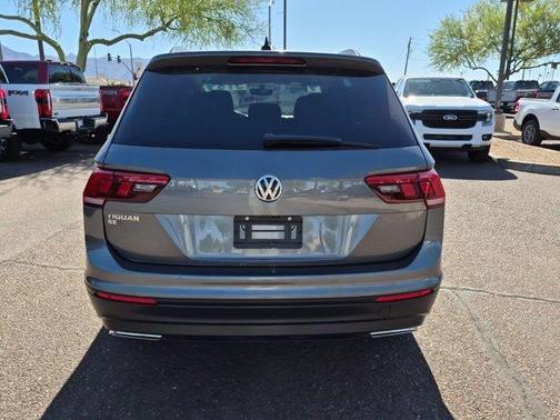 Platinum Gray Metallic 2019 Volkswagen Tiguan 2.0T SE