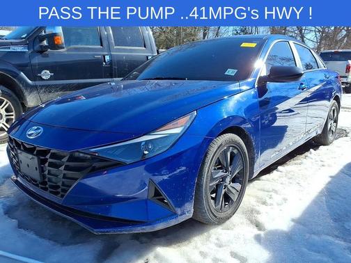 2022 Hyundai ELANTRA SEL