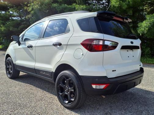 2022 Ford EcoSport SES