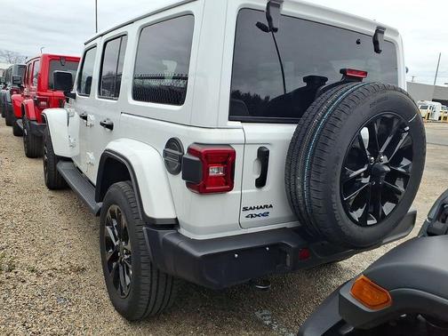 Bright White Clearcoat 2025 Jeep Wrangler 4xe Sahara