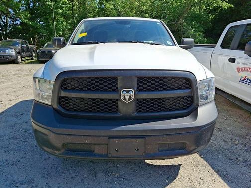 Bright White Clearcoat 2022 RAM 1500 Classic Tradesman