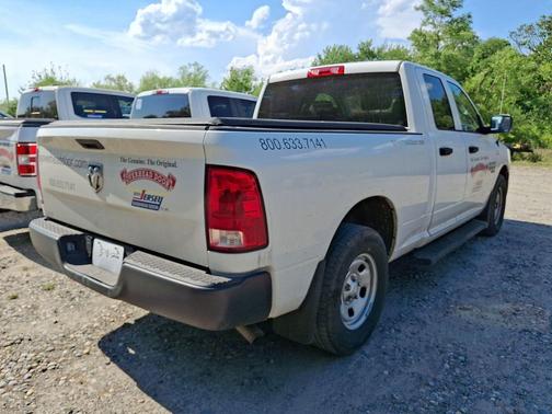 Bright White Clearcoat 2022 RAM 1500 Classic Tradesman