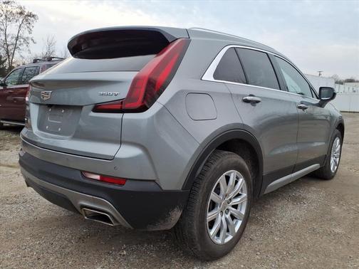 2023 Cadillac XT4 Premium Luxury