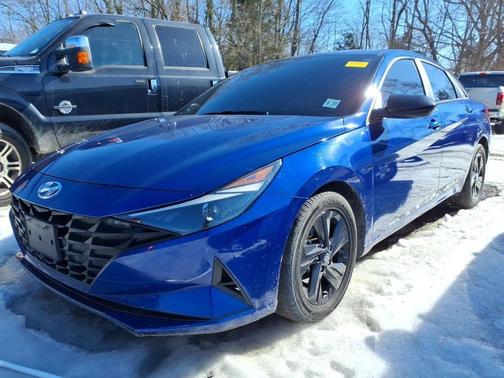2022 Hyundai ELANTRA SEL