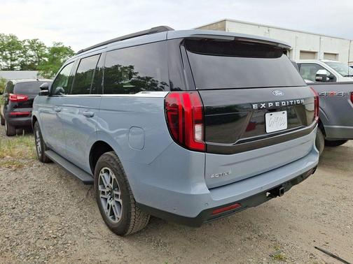 Gray Metallic 2025 Ford Expedition Active