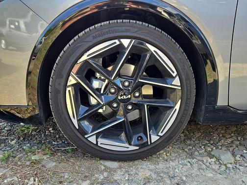 Steel Gray 2025 Kia K4 GT-Line