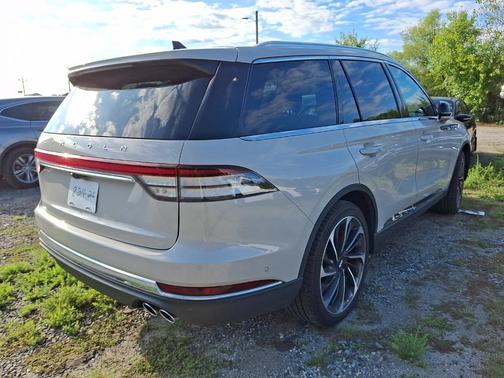 Pearl Metallic 2023 Lincoln Aviator Reserve AWD