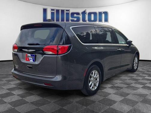 Granite Crystal Clearcoat Metallic 2023 Chrysler Voyager LX
