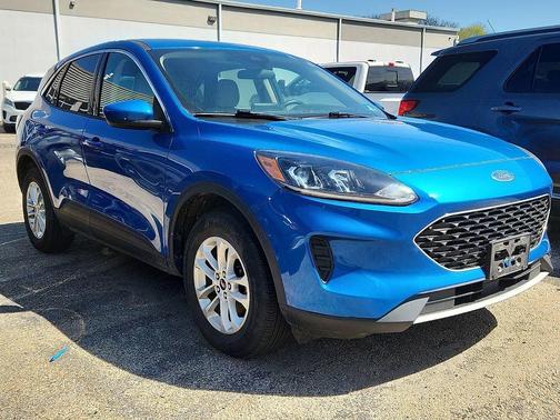 Velocity Blue Metallic 2020 Ford Escape SE