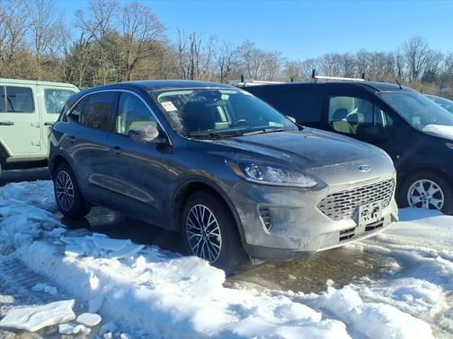 2022 Ford Escape PHEV SE