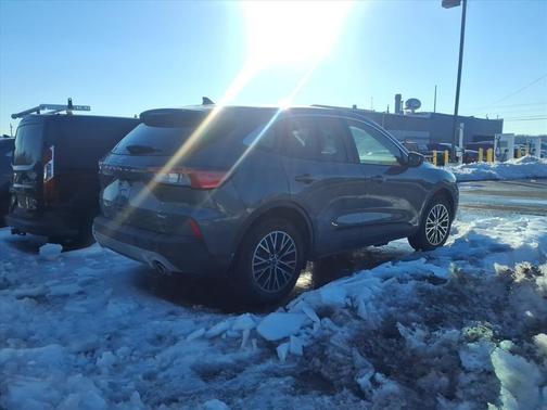 2022 Ford Escape PHEV SE