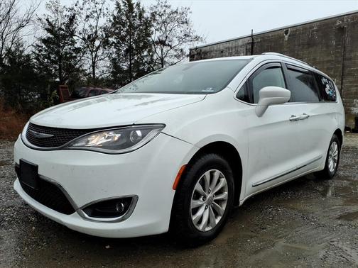 2018 Chrysler Pacifica Touring-L