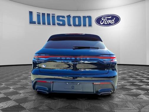 2023 Porsche Macan T