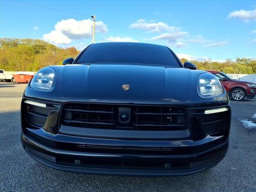 2023 Porsche Macan T