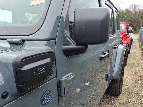 Anvil Clearcoat 2025 Jeep Wrangler 4xe Sahara