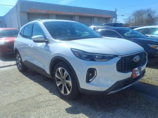 2023 Ford Escape Platinum