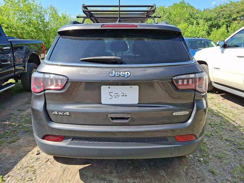 Granite Crystal Clearcoat Metallic 2018 Jeep Compass Latitude