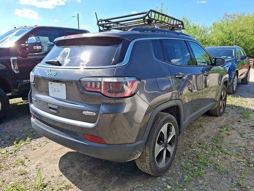 Granite Crystal Clearcoat Metallic 2018 Jeep Compass Latitude