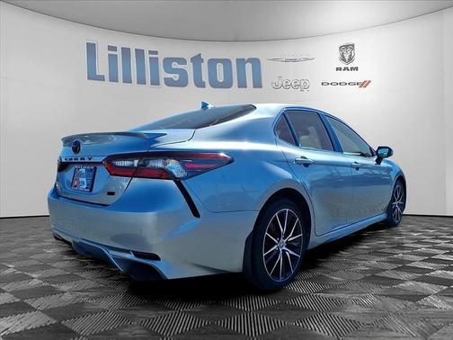 Celestial Silver Metallic 2023 Toyota Camry SE