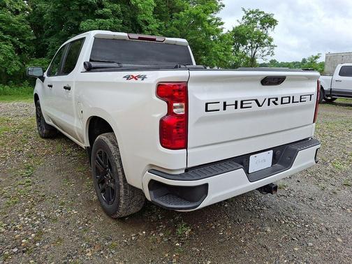 Summit White 2023 Chevrolet Silverado 1500 Custom