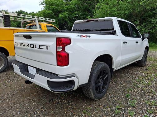 Summit White 2023 Chevrolet Silverado 1500 Custom