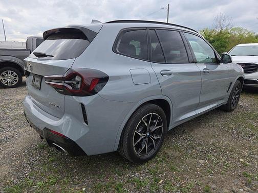Brooklyn Gray Metallic 2024 BMW X3 xDrive30i
