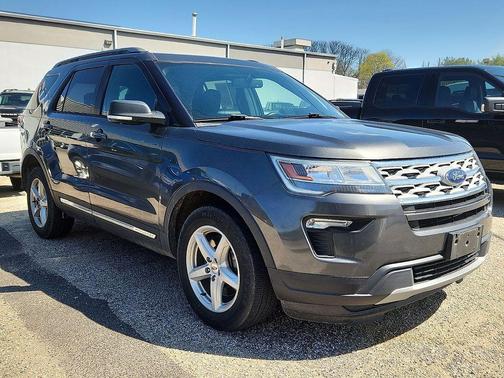 Magnetic Metallic 2019 Ford Explorer XLT