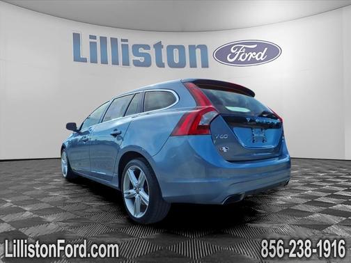 2017 Volvo V60 T5 Platinum