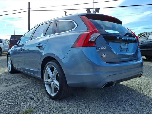 2017 Volvo V60 T5 Platinum
