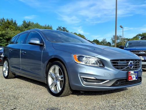 2017 Volvo V60 T5 Platinum