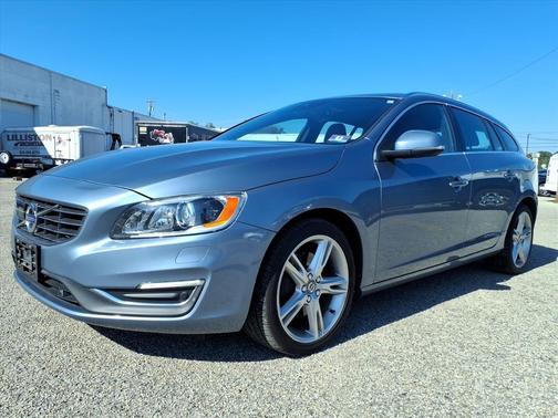 2017 Volvo V60 T5 Platinum