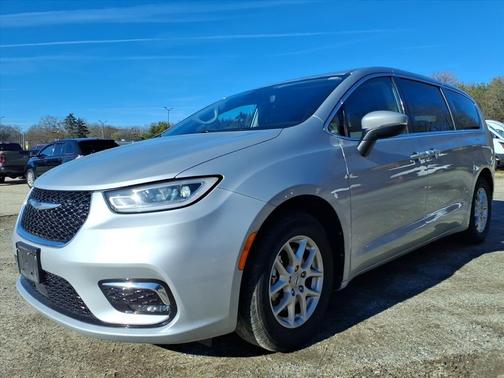2023 Chrysler Pacifica Touring-L