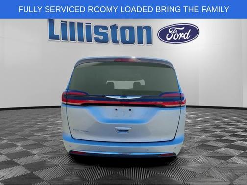 2023 Chrysler Pacifica Touring-L