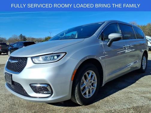 2023 Chrysler Pacifica Touring-L