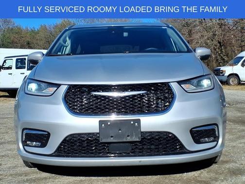 2023 Chrysler Pacifica Touring-L