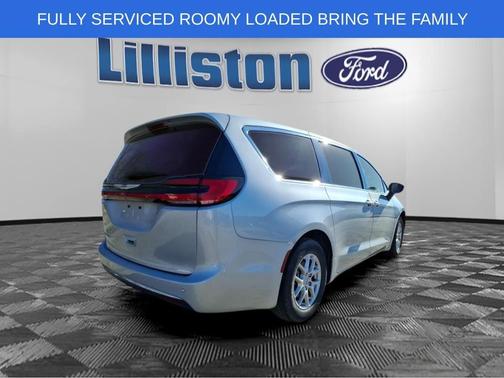 2023 Chrysler Pacifica Touring-L