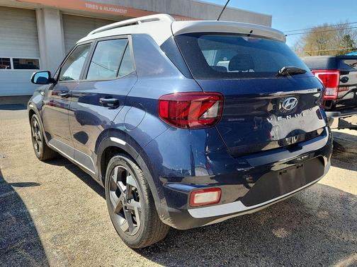 2023 Hyundai VENUE Limited