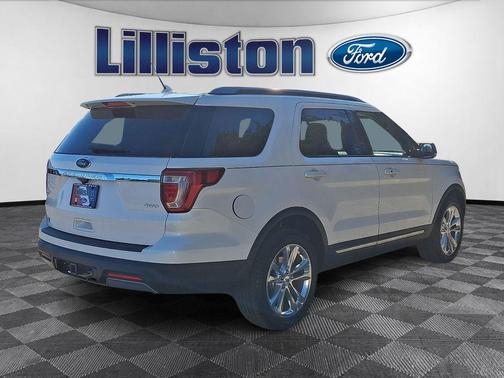 White Platinum Clearcoat Metallic 2019 Ford Explorer XLT