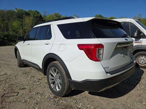 Oxford White 2021 Ford Explorer XLT