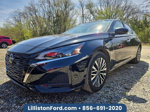 Black 2025 Nissan Altima SV